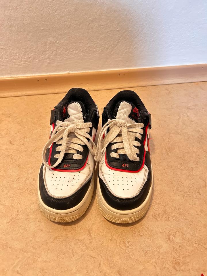 Nike Air Force 1 Low Schadow Summit White University Red in München