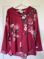 Bluse, dunkelrot, floraler Print, Größe S von VILA Niedersachsen - Verden Vorschau