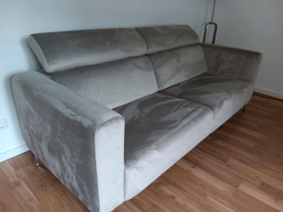 Sofa Couch Samt Beige Braun in Lahnau