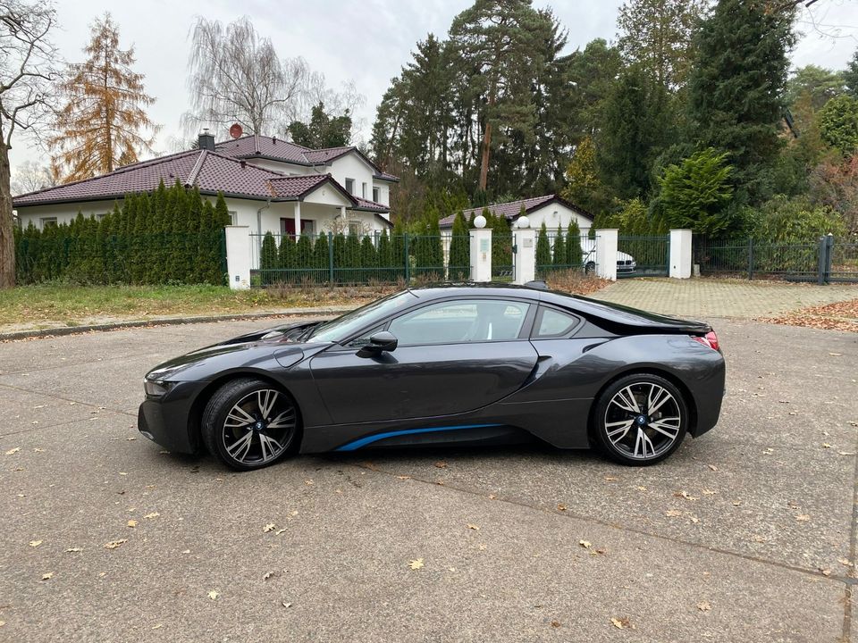 BMW i8 Pure Impulse Xenon Laserlight in Berlin