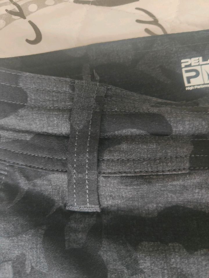 Pelagic Anglerhose/shorts CAMO in Heidelberg