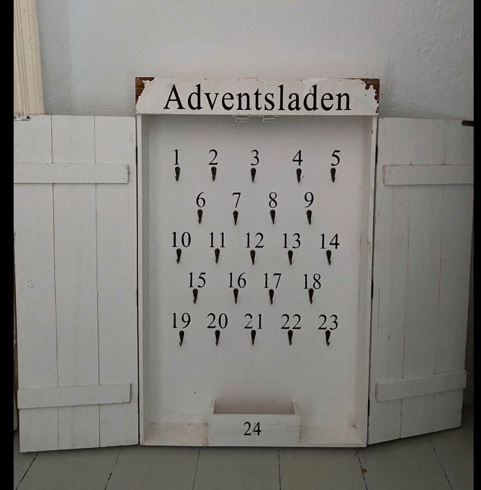 SUCHE  Adventsladen aus Holz / Adventskalender / Adventshäuschen in Wiehl