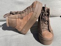 Buffalo Damen Schuhe 40 Sneaker Snowboot Winterstiefel Chucks Nordrhein-Westfalen - Gelsenkirchen Vorschau