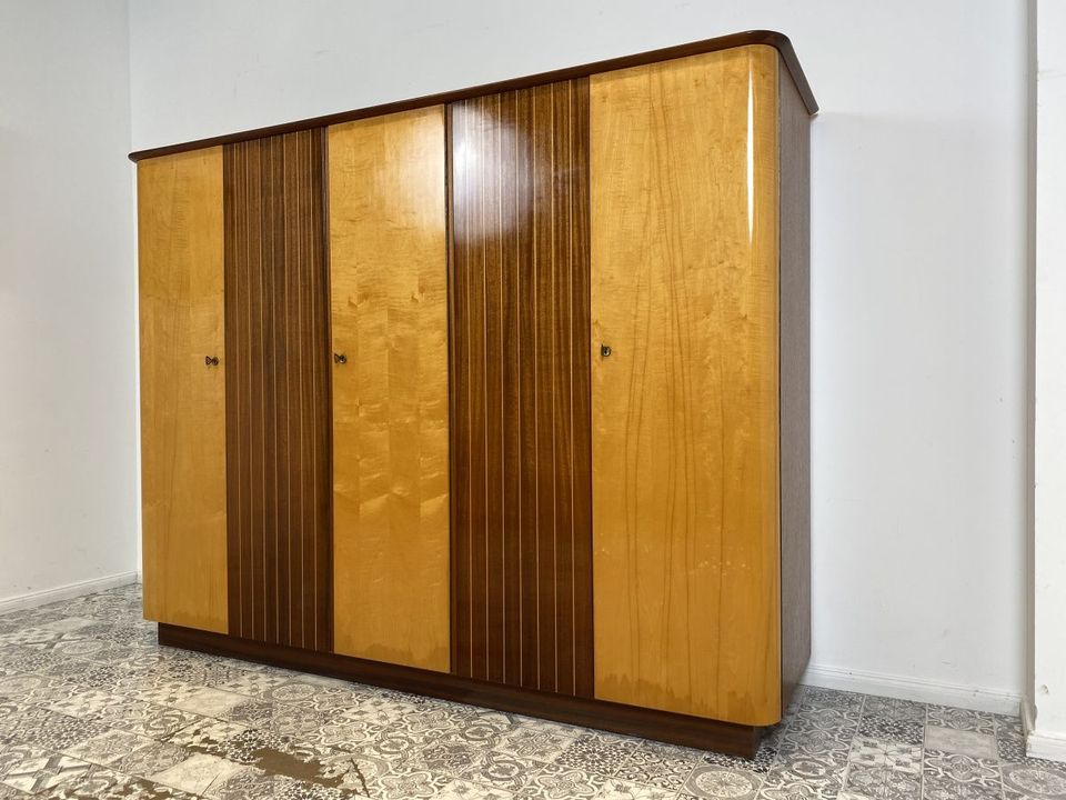 WMK Formschöner, geräumiger und sehr gut erhaltener Mid-Century Kleiderschrank aus 1962 von VEB Heidenau # Schrank Schlafzimmerschrank Wardrobe Wäscheschrank Dominia DDR Rockabilly Vintage 60er 50er in Berlin