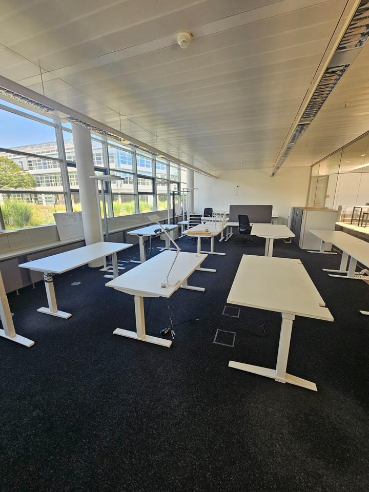 Abverkauf Lagerauflösung Büromöbel Möbel Büro Lagerverkauf in Hallbergmoos