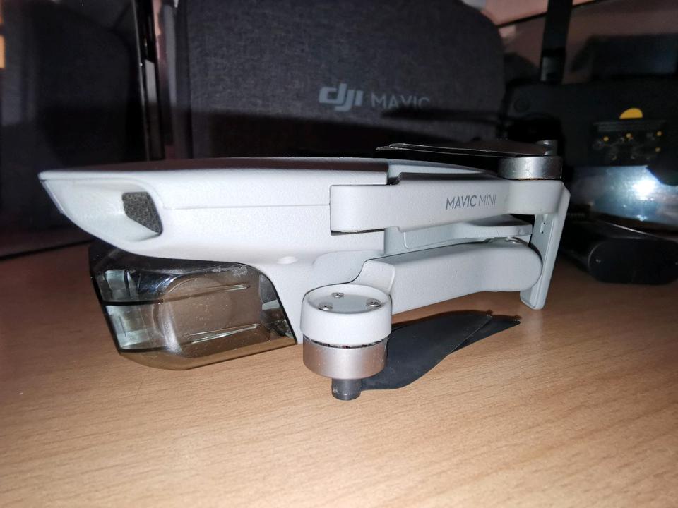 Top DJI Mavic Mini Drohne mit VR  FPV Brille, als Set mit Koffer in Kassel