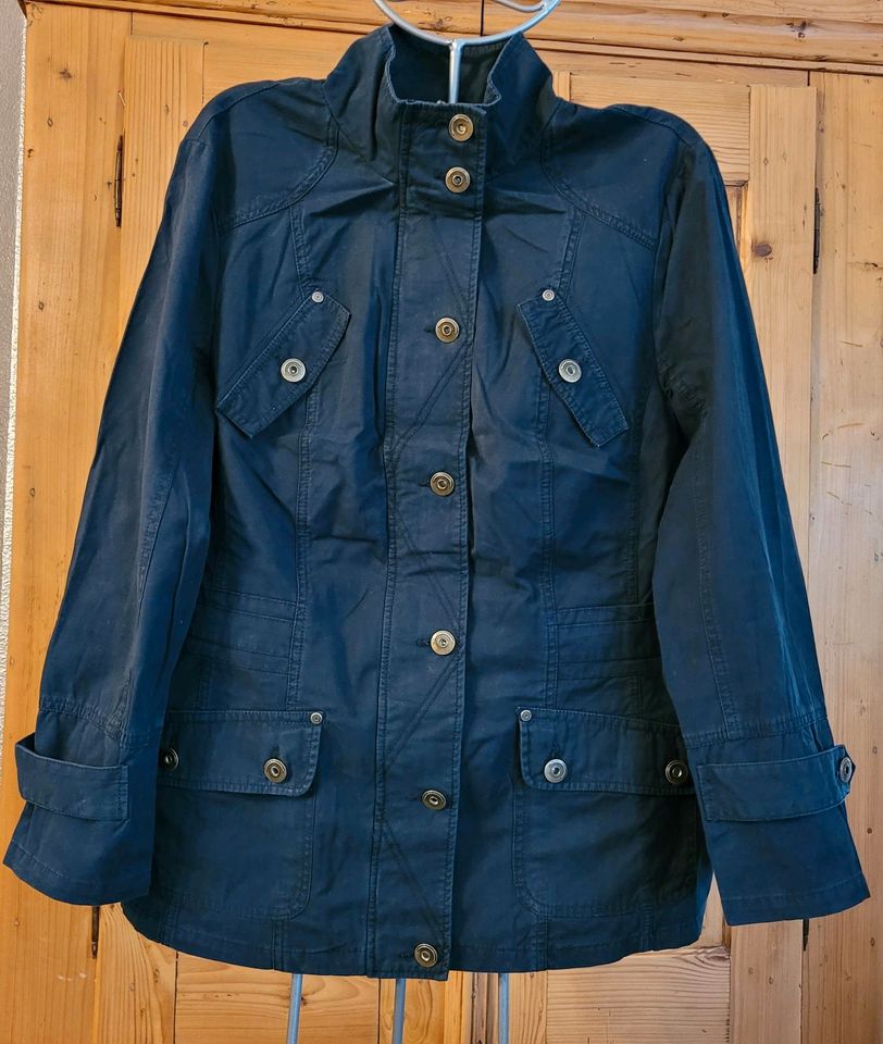 Schwarze Übergangsjacke Gr.46 in Widdern