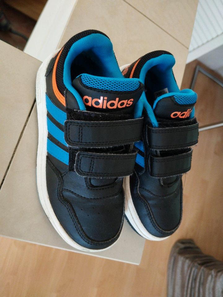 Adidas Schuhe gr.28 in Göppingen