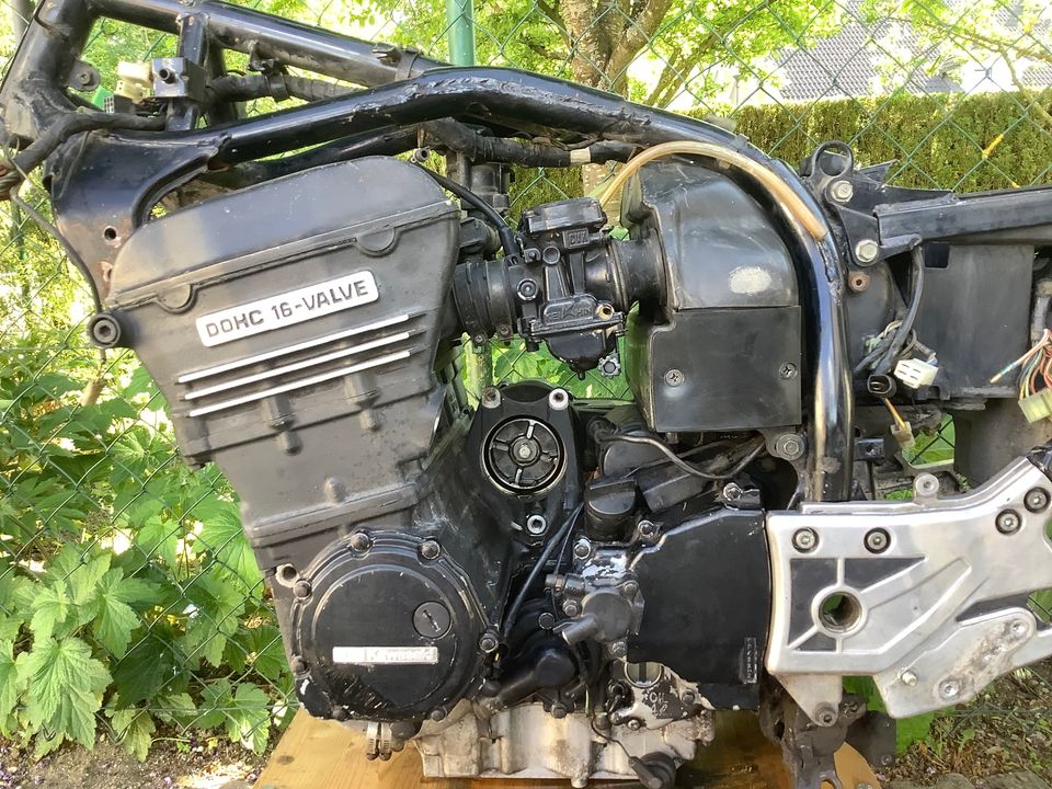 Kawasaki GPZ 750 R Motor mit Rahmen in Geisenfeld