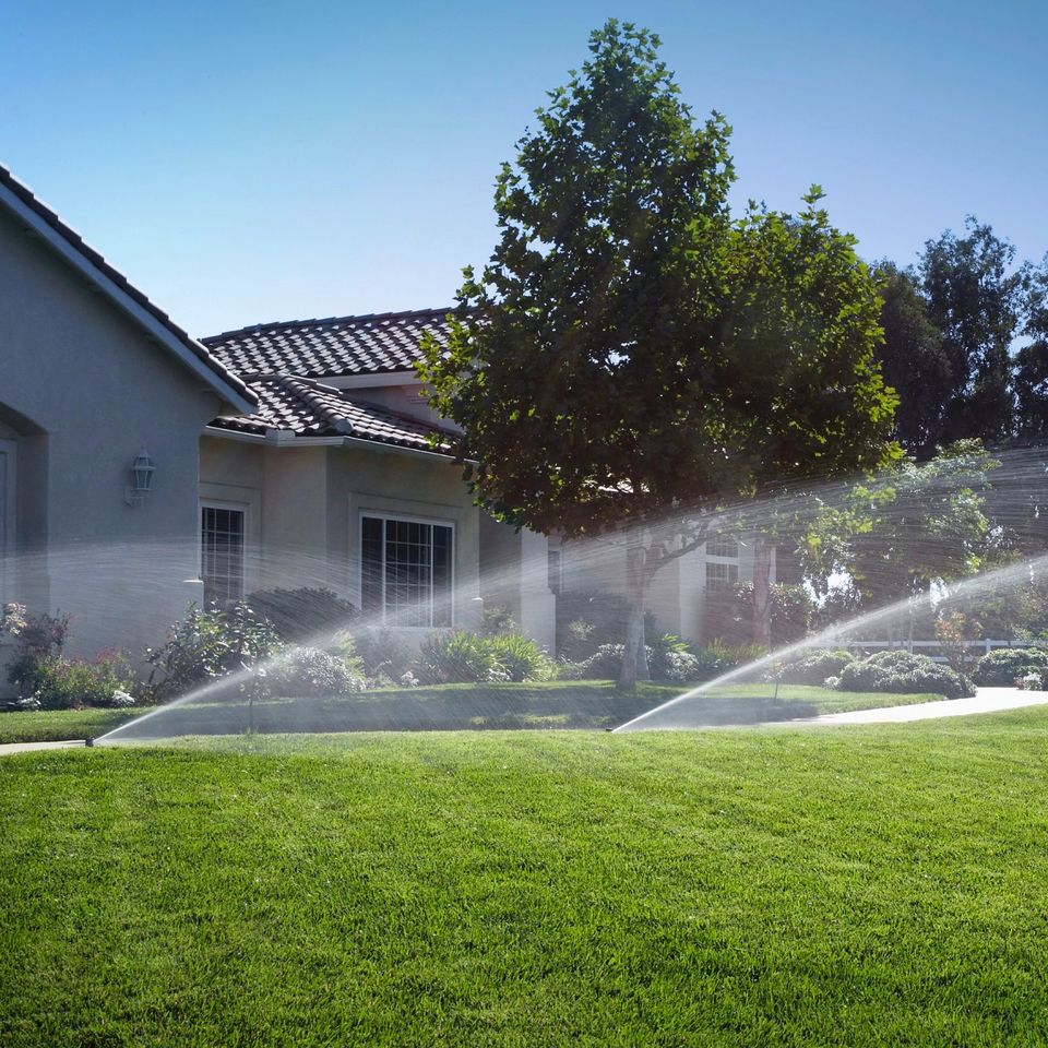 Wir helfen Ihnen bei der Planung von Beregnungsanlagen, Gartenbewässerung, Bewässerungsanlagen, Manuell, Automatisch, Zeitgesteuert, Wettergesteuert, Regensensor, Sensoren, Garten und Rasen bewässern in Steinach b. Straubing