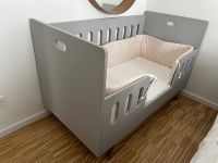 MIMM Baby- / Kinderbett 140 x 70 cm + Lattenrost * grau / Walnuss Eimsbüttel - Hamburg Lokstedt Vorschau