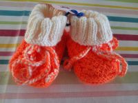 Babyschuhe Strickschuhe 10 cm orange NEU handmade Nordrhein-Westfalen - Bornheim Vorschau