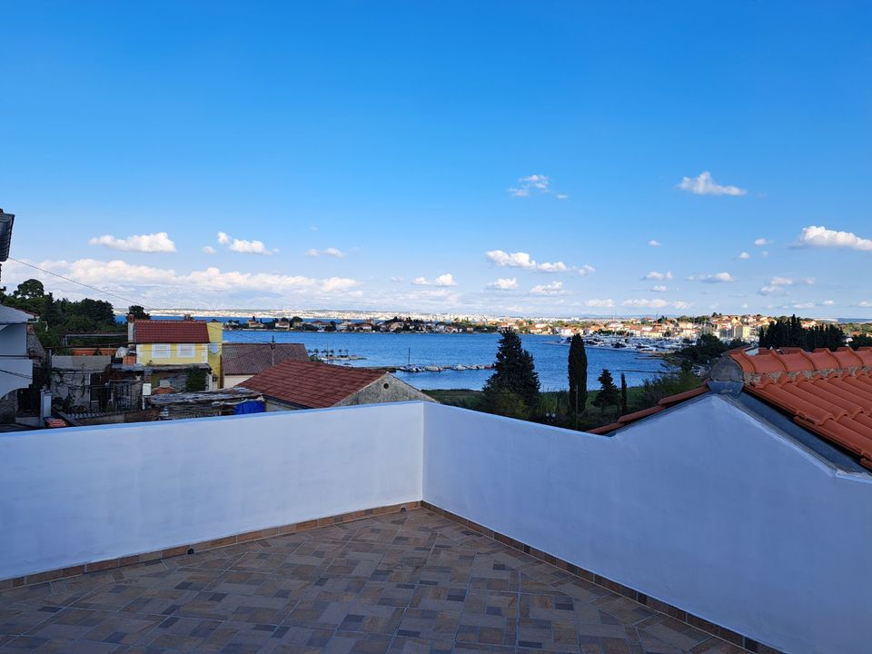 Kroatien, Insel Ugljan: Haus (zur Renovierung) mit Terrasse und schönem Meerblick - Immobilie H2886 in Rosenheim