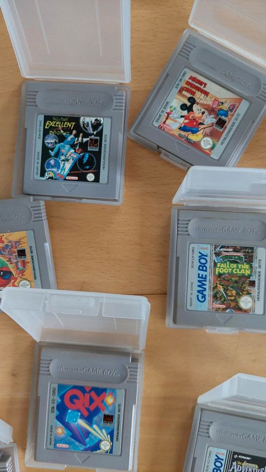 Game Boy,Tasche und 11 Spiele in Großrosseln