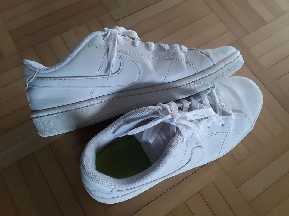 Schuhe Nike Court Royale 2                Gr. 40 Top in Wonfurt