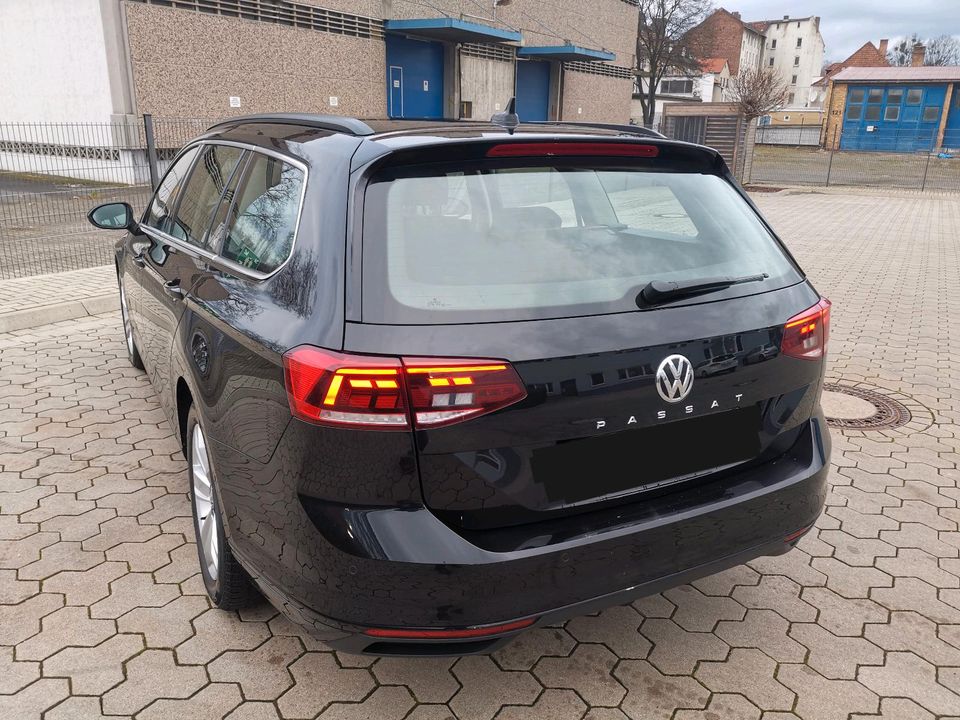 VW Passat Variant 2.0 TDI SCR 190PS DSG Business in Edermünde