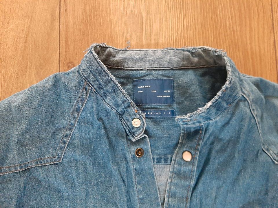 Zara Jeanshemd gr M in blau in Wiesbaden