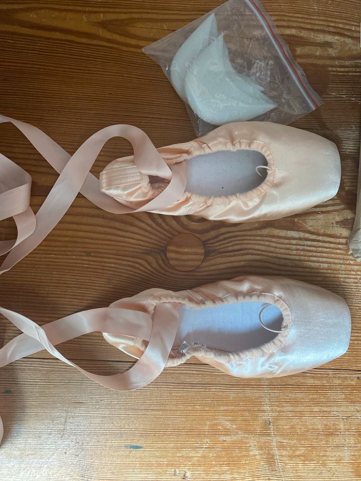 Spitzen Ballett Schuhe in Berlin