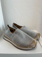 Sneaker Silber/Grau Baden-Württemberg - Friedrichshafen Vorschau