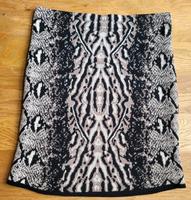 Strickrock mit Unterrock, Gr. 40. Leo- bzw. Reptilienprint Obervieland - Habenhausen Vorschau