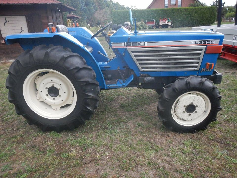 Iseki TL 2300 / TL 3200 Kleintraktor Bulldog Schlepper Traktor in Zielitz