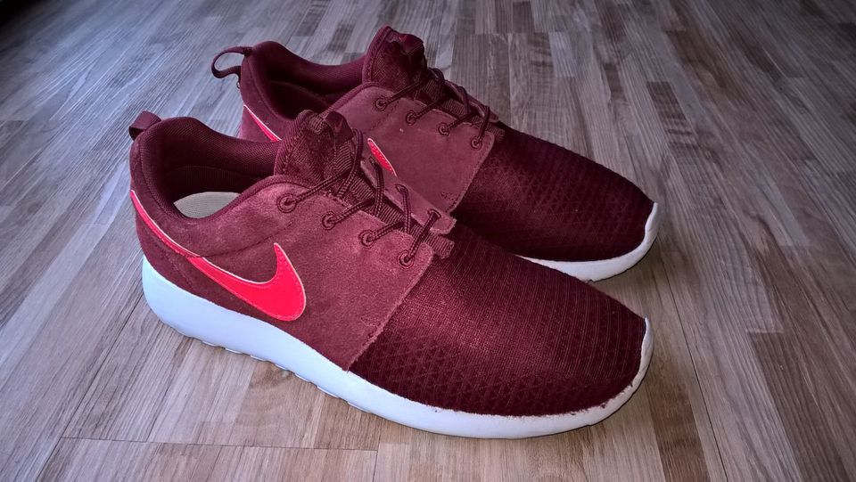 NIKE "Wmns Rosherun Winter" Sneaker Schuhe - 40 - dunkelrot in  Nordrhein-Westfalen - Neuss | eBay Kleinanzeigen ist jetzt Kleinanzeigen