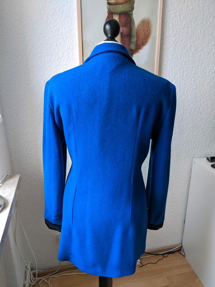 Wunderschöner Vintage Blazer in Royalblau mit goldenen Details in Hannover