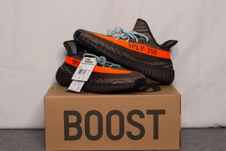 ADIDAS YEEZY BOOST 350 V2 Carbon Beluga - EU 44 in Dortmund