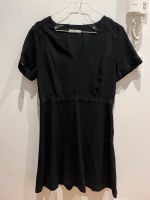 Schwarzes Kleid mit Spitze Frankfurt am Main - Bornheim Vorschau