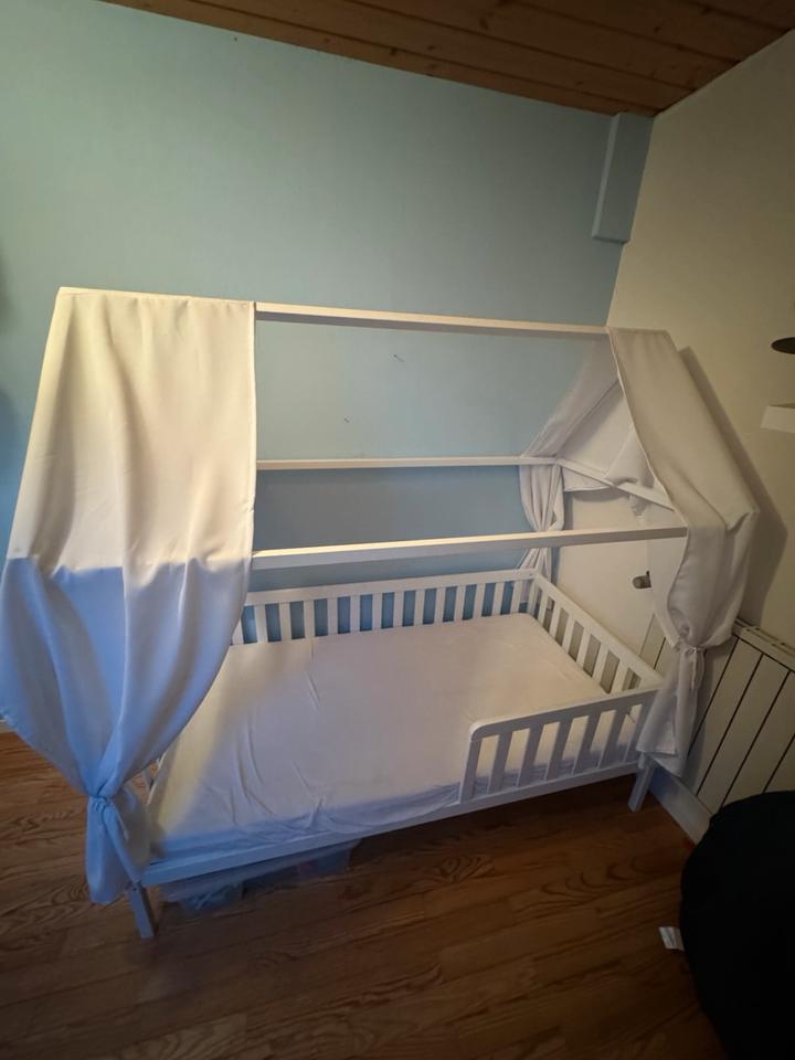 Alcube Hausbett Kinderbett 80x160 inkl. Matratze und Schoner in Brücken (Pfalz)