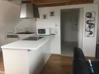 Dachgeschoss Wohnung möbliert zu vermieten - nur an Pendler - Baden-Württemberg - Ditzingen Vorschau