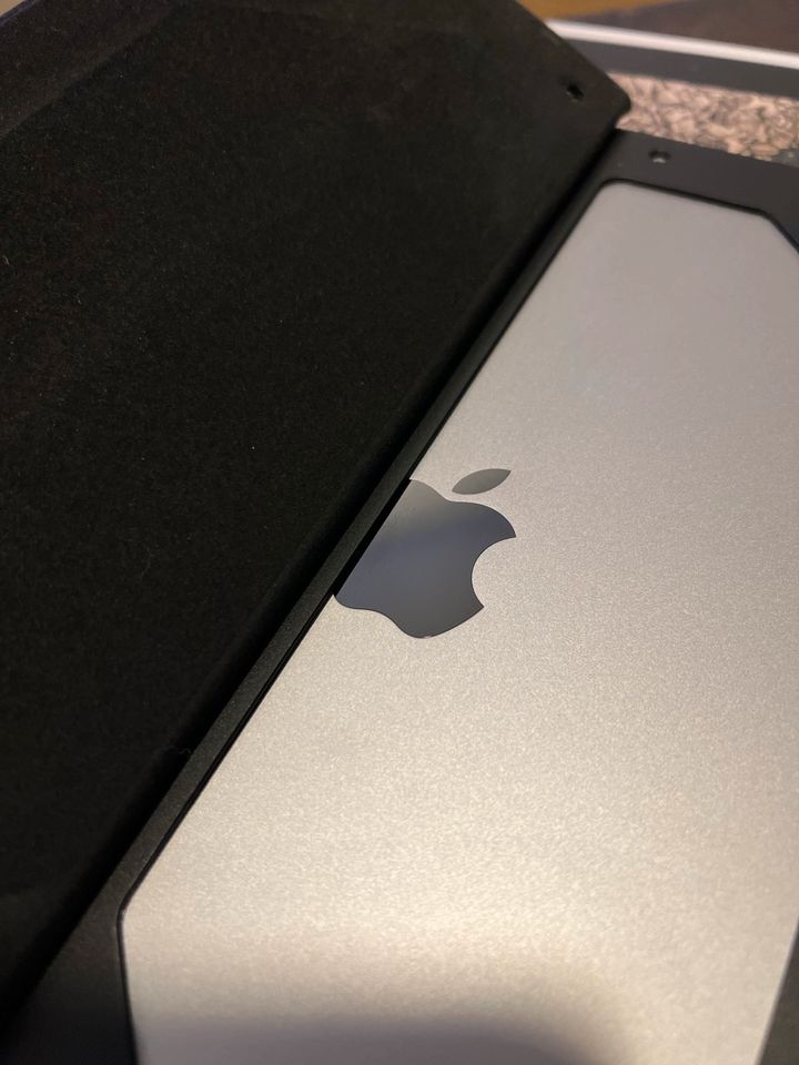 iPad Pro 10.5 Wi-Fi 64 GB Space Gray A1701 + Hülle + OVP in Neustadt am Rübenberge