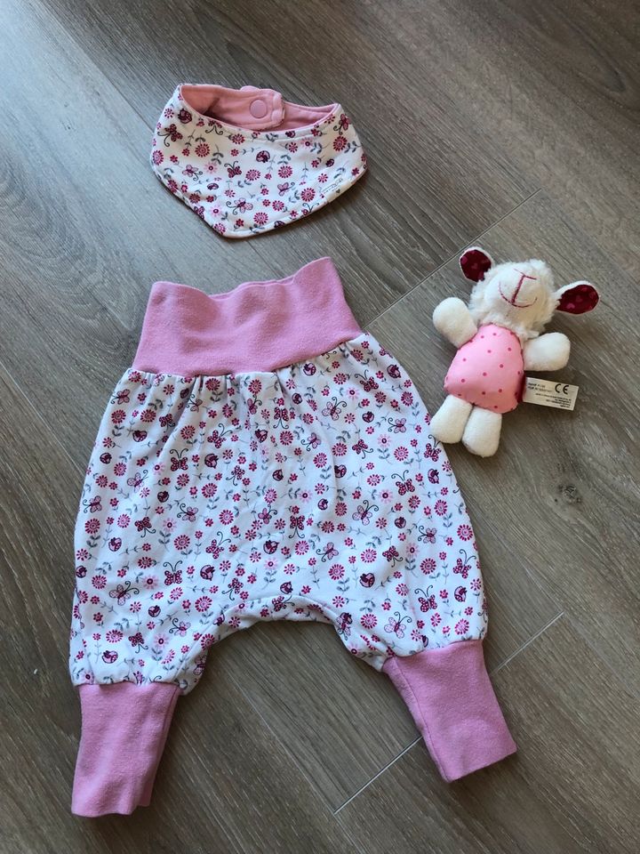 Handmade Set Pumphose Mütze Halstuch Baby Mädchen Newborn in Brandenburg -  Uebigau-Wahrenbrueck | eBay Kleinanzeigen ist jetzt Kleinanzeigen