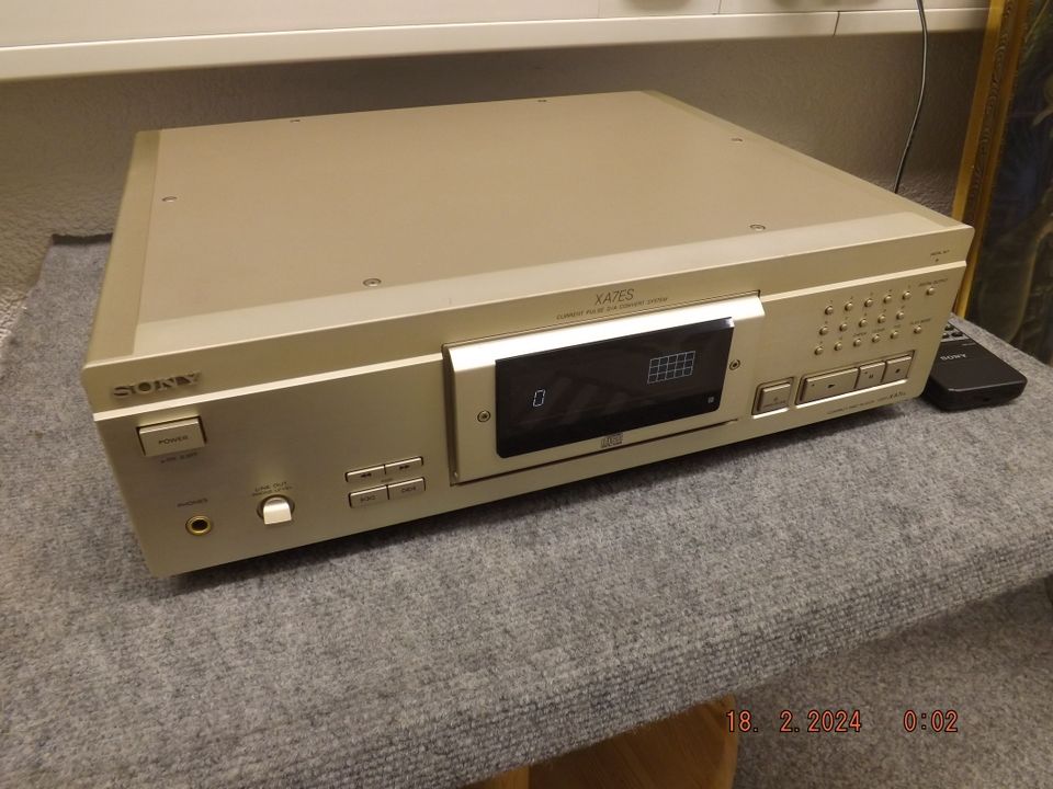 Sony CDP-XA7ES in Gold - High End CD- Player in Essen
