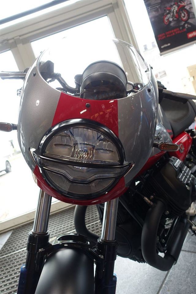 Moto Guzzi V7 Stone Corsa sofort verfügbar in Bornheim