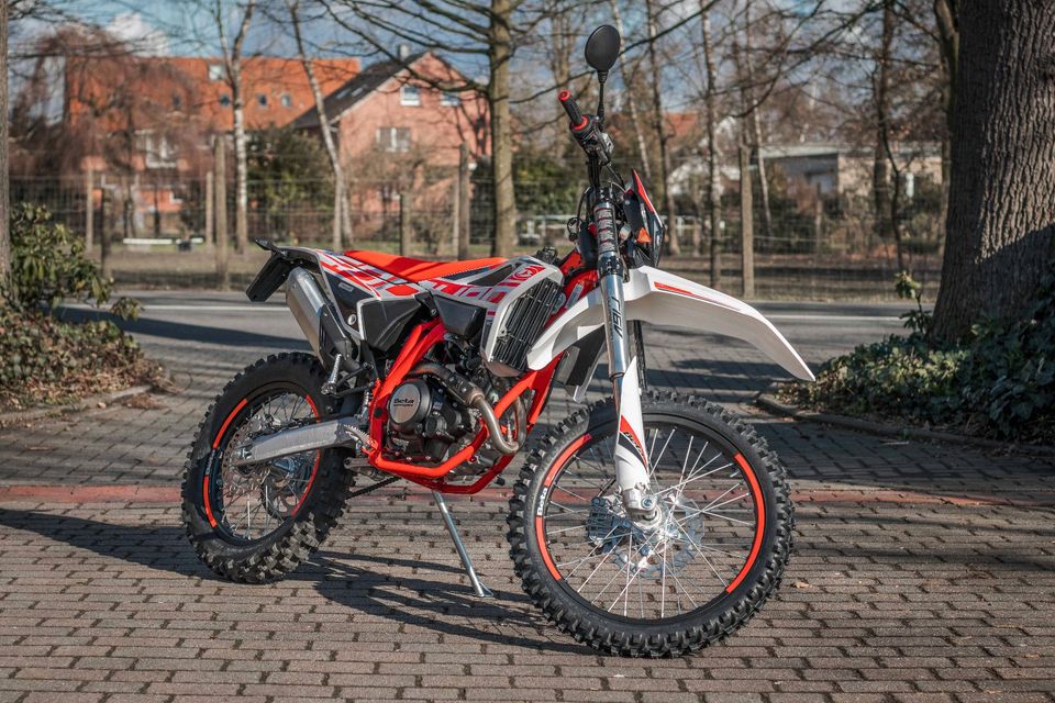 Beta RR125 4T LC - Neu - 125ccm Enduro - Minarelli-Motor in Bad Laer