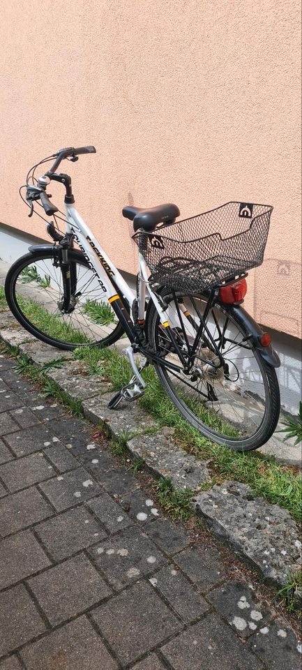 Fahrrad Rad Trekking Bike Dame 28 in Erlangen