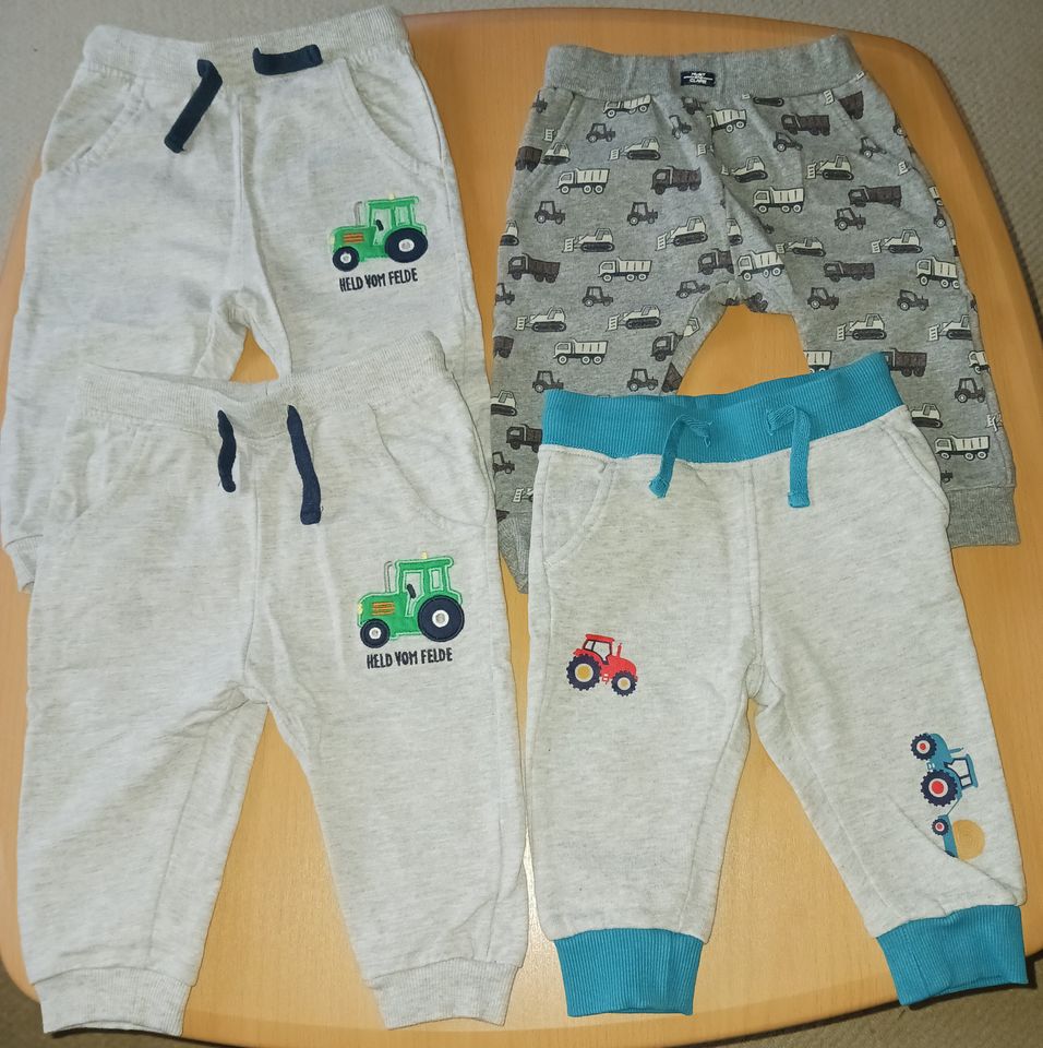 4 Baby Jungen Jogginghosen Gr. 74 - je 4 Euro VB - ohne Mängel in Rosenow