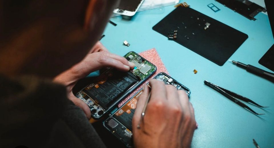 Reparatur Notdienst iPhone/Samsung/Huawei/POCO/Redmi. Usw !!! in Frankfurt am Main