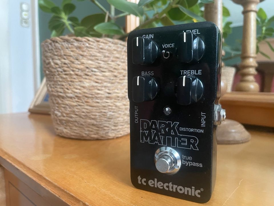 TC Electronic Dark Matter Distortion Pedal in Köln