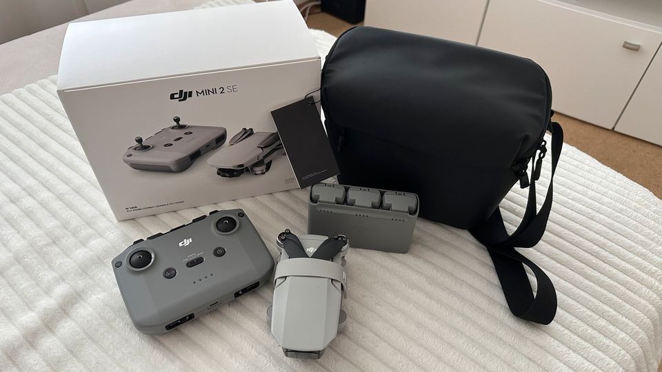 DJI Mini 2SE Fly More Combo- Wie Neu in OVP in Freiburg im Breisgau