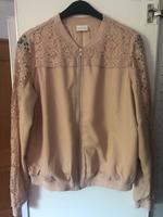 VILA Damen Blousonjacke Gr. M – Rose mit Spitze, elegant & lässig Bayern - Volkach Vorschau