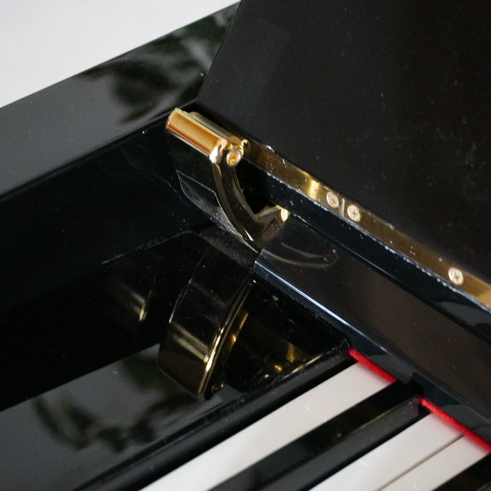 neu: Yamaha U1 Klavier schwarz sgt.Zust. mit Garantie in Obergröningen