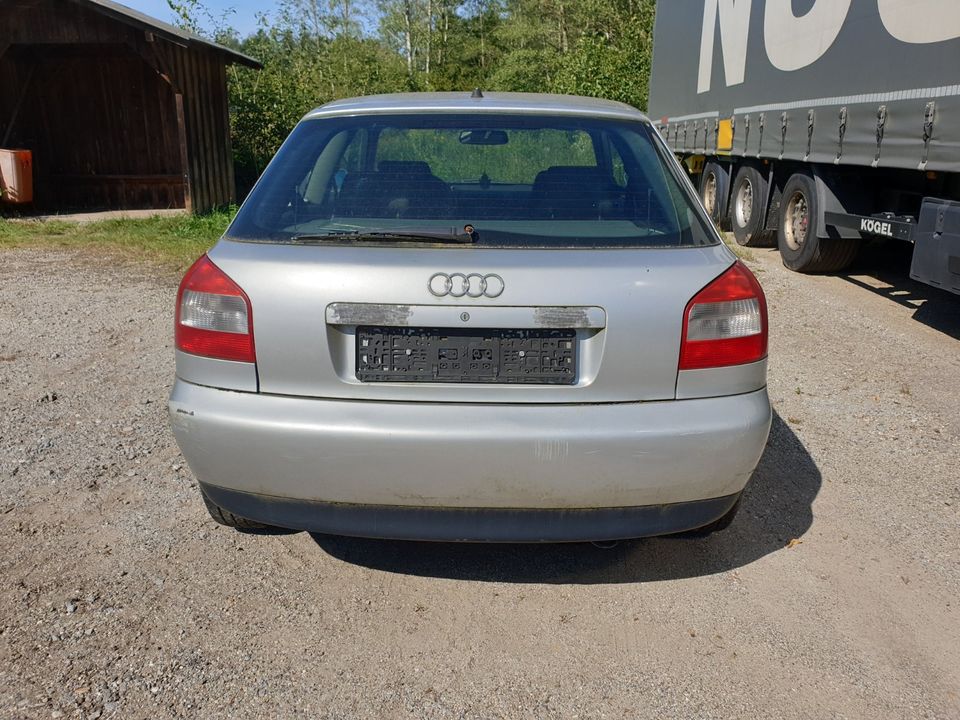 Audi A3 8l 1.9 TDI 66Kw Schlachtfest Bj 2001 in Bayern - Marklkofen, Ersatz-  & Reparaturteile