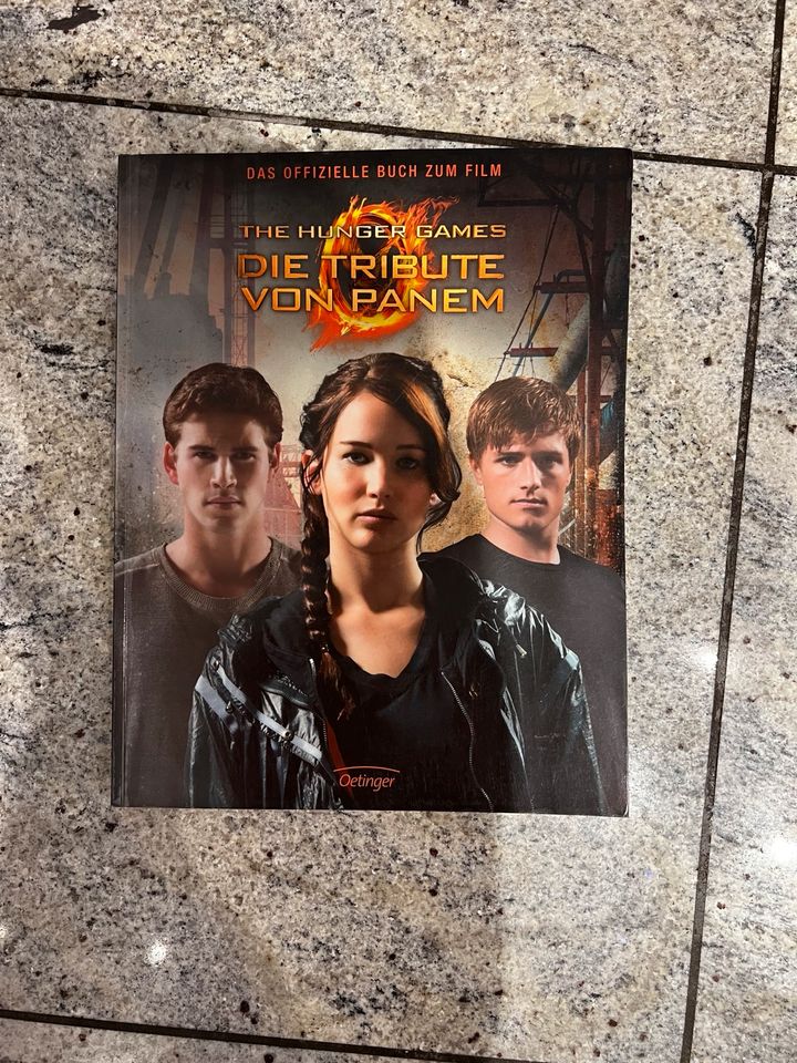 Tribute von Panem Fanbuch in Mönchengladbach