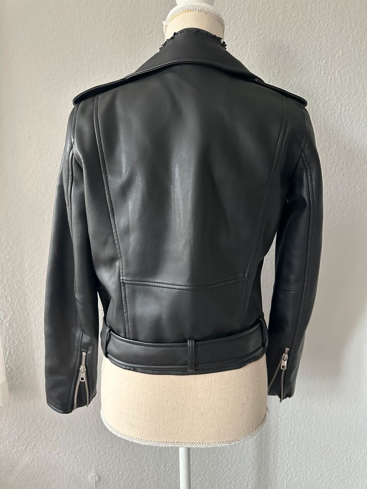 Lederjacke von Zara in Blomberg