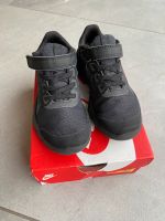 Turnschuhe Sneakers schwarz Nike Gr 28,5 Rheinland-Pfalz - Worms Vorschau