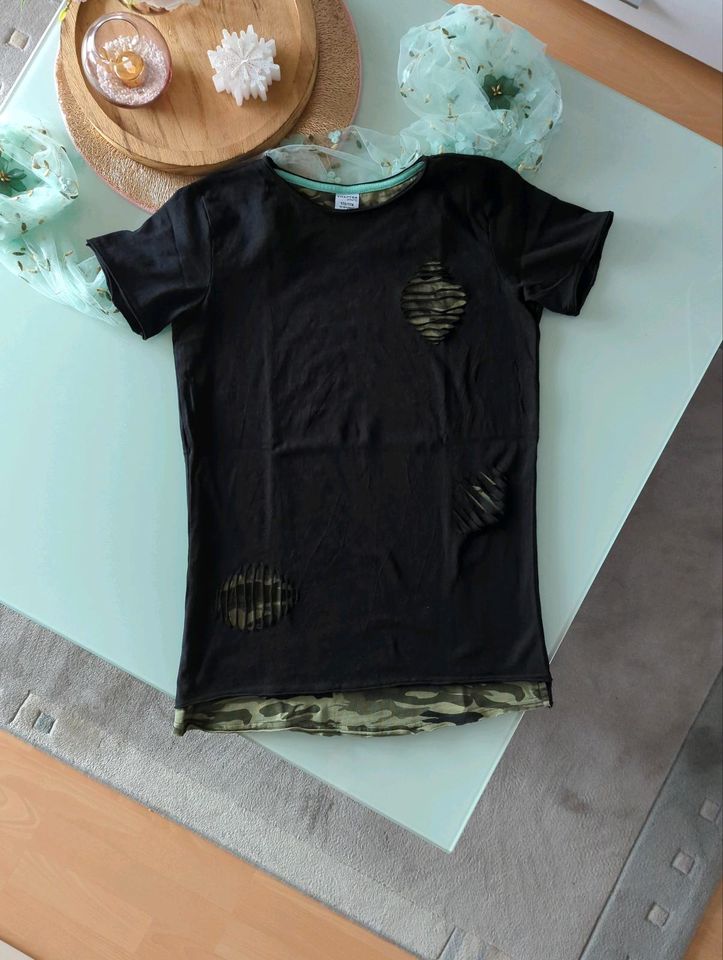 T-Shirt  Gr 170/176 Jungen neuwertig Camouflage/ schwarz in Gifhorn