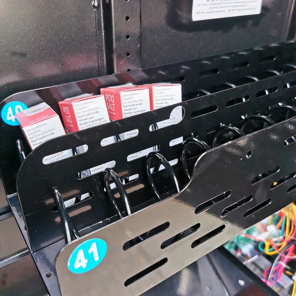 Verkaufsautomat / E-Zigarettenautomat Vapemaxx L in Kolbermoor