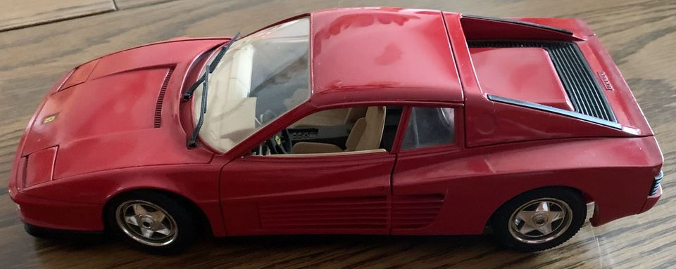 Modellauto 1/18 Ferrari Testarossa 1984 unbespielt in Willebadessen